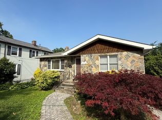 590 White Plains Rd, Eastchester, NY 10709