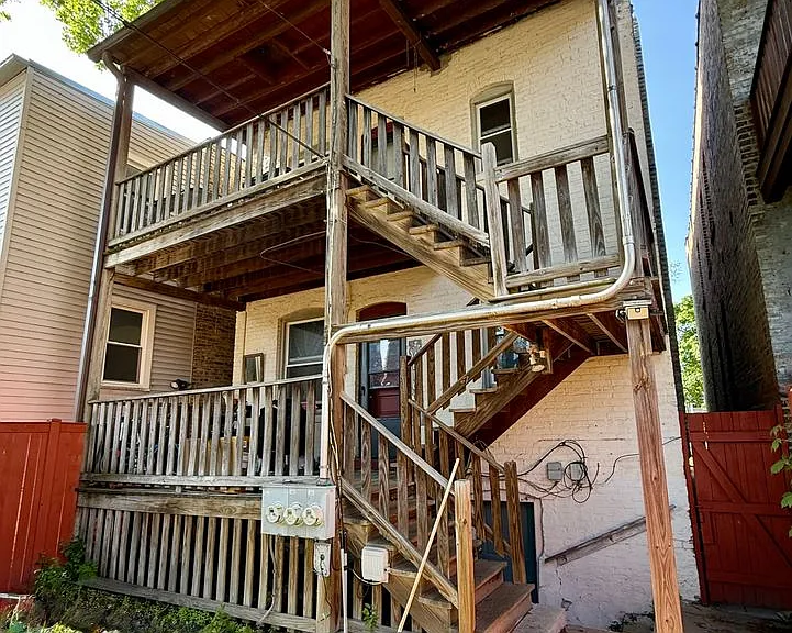 47 Chicago Ave — Photo 17