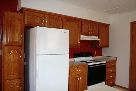 2nd image of 657 E Kings Carriage Blvd