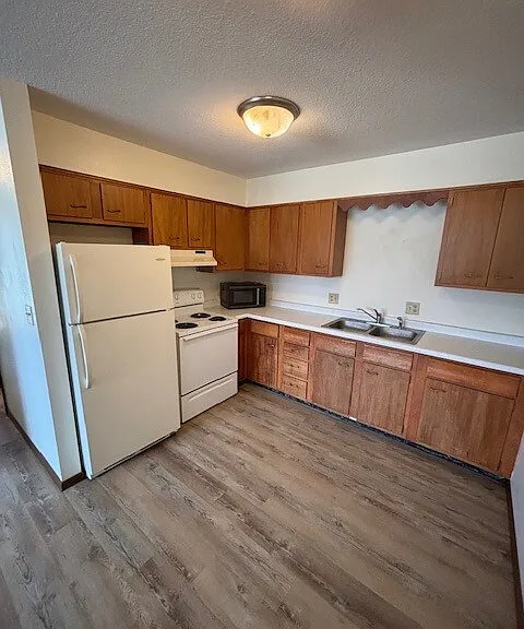 470 Monroe St S — Photo 2