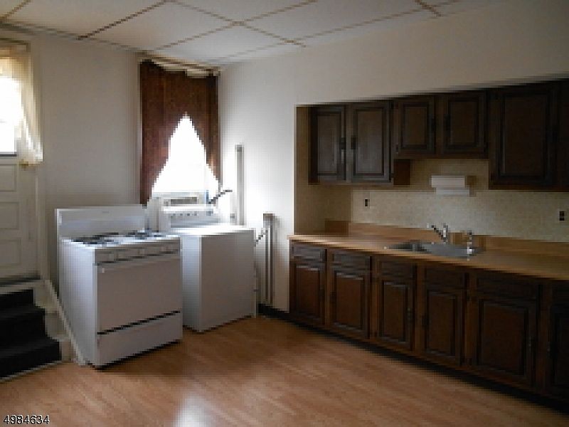 1st image of 322 Ringwood Ave #2