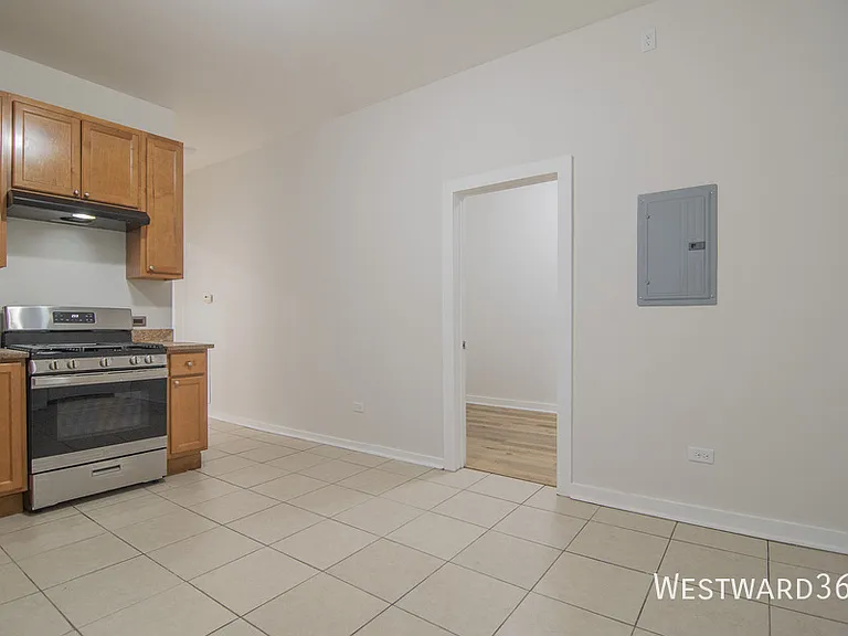 1141 S Francisco Ave #F1 — Photo 11