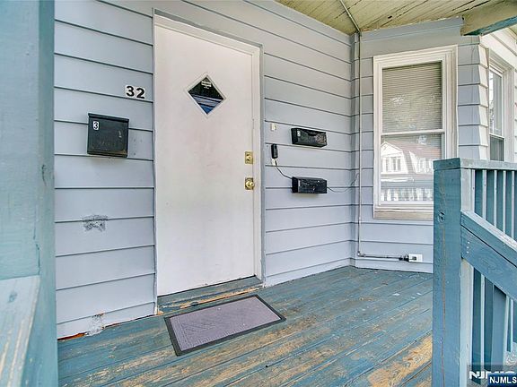 3rd image of 32 Cummings Street