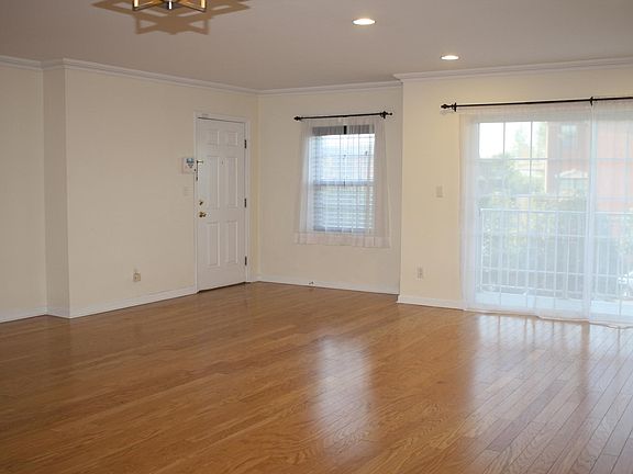 2nd image of 121-14 Powells Cove Blvd