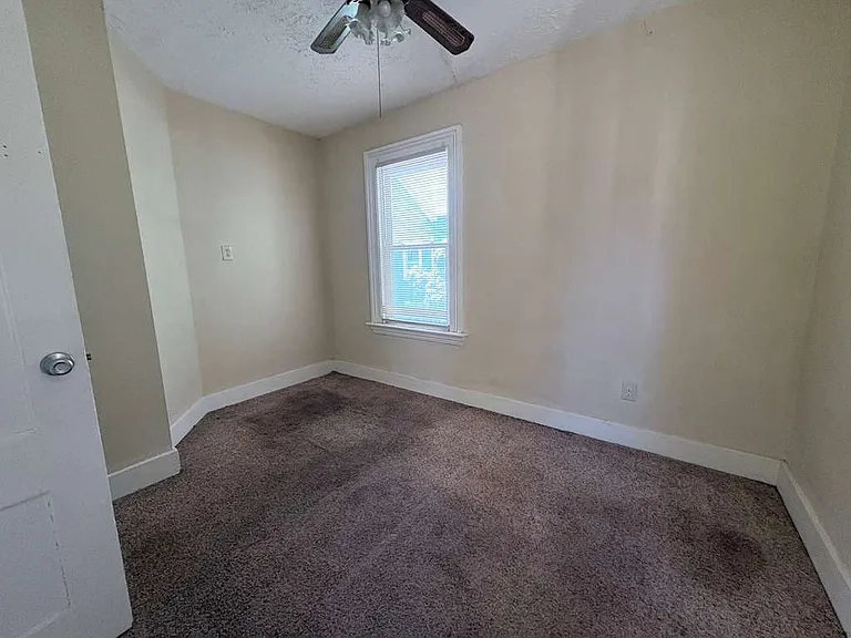 224 Lloyd St — Photo 7