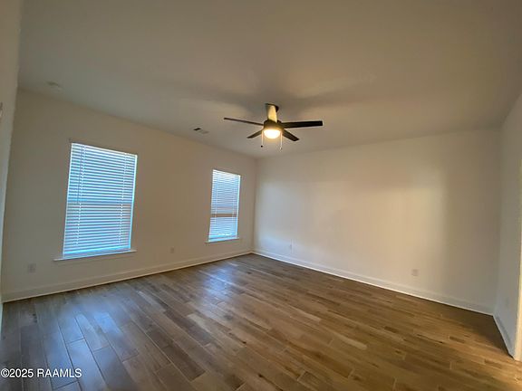 5th image of 602 Breck Ave