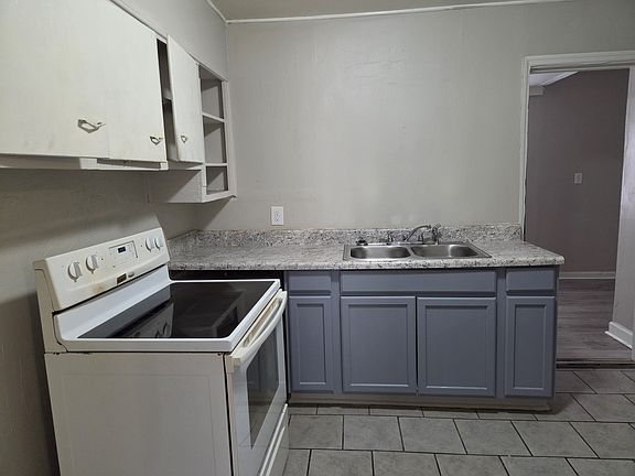 4th image of 1952 Milton Rd