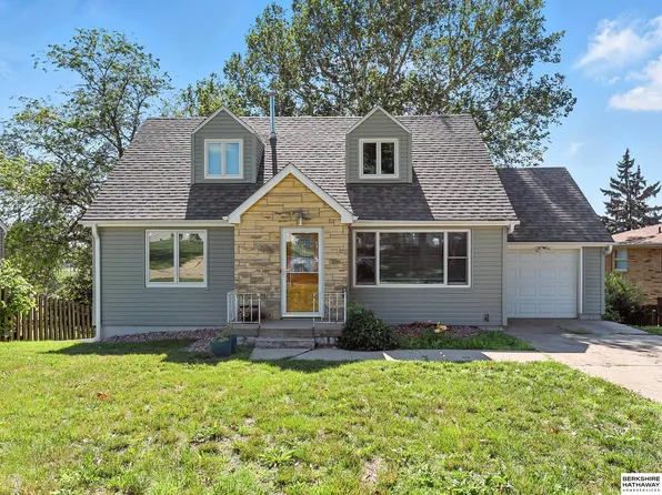 814 N 4th St, Bellevue, NE 68005