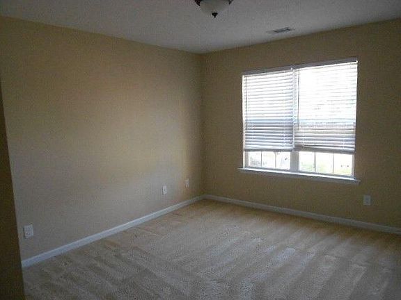 5th image of 3131 Alexandria Dr
