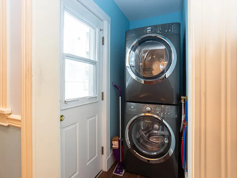 152 L St #1 — Photo 5