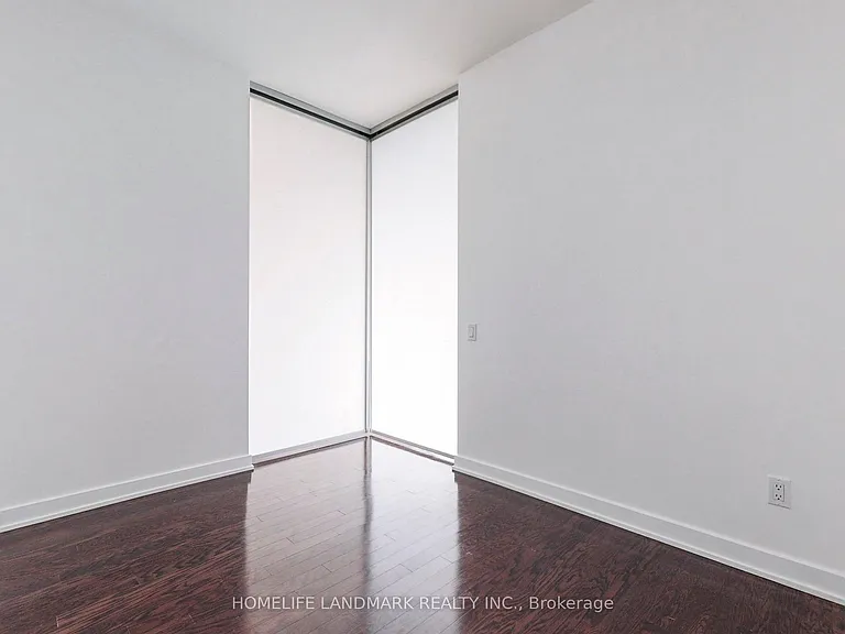 33 Charles St E #3406 — Photo 31