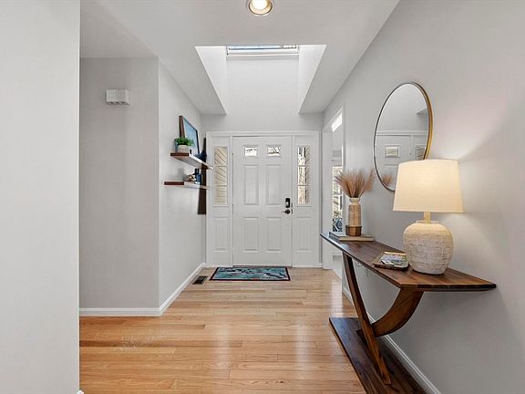 5th image of 30 Brewster Ln