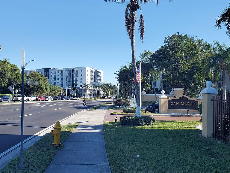 8850 Fontainebleau Blvd #103 — Photo 34