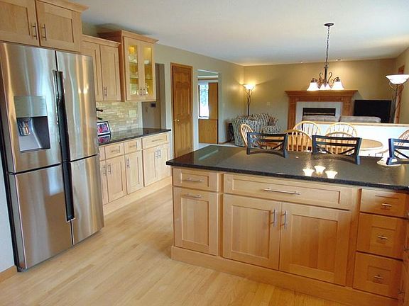 4th image of 702 S Hills Dr