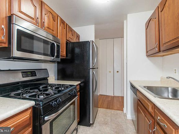 3rd image of 6100 Henry Ave APT 3E