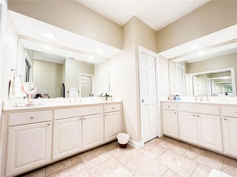 1911 Clubhouse Hill Dr #20 — Photo 17
