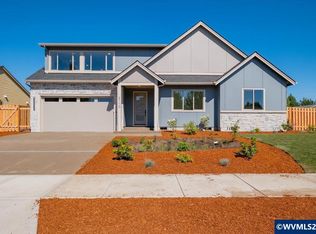 2110 Nighthawk Ave, Stayton, OR 97383