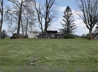9080 W Forest Dr, Elwood, IN 46036