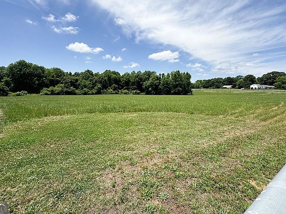 5th image of 454 Tom Bell Rd