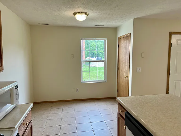 708 Arcadia Dr #3 — Photo 5