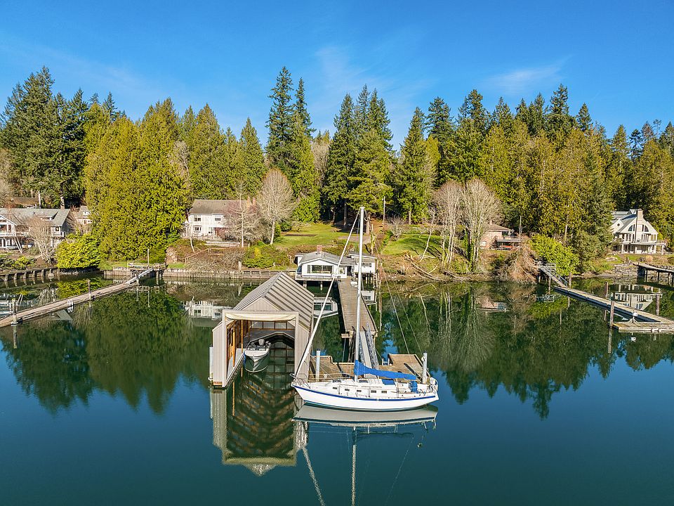 Once in a lifetime opportunity in coveted Port Madison.