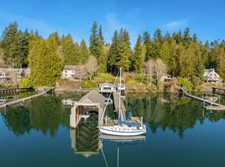 14988 Sivertson Rd NE, Bainbridge Island, WA 98110