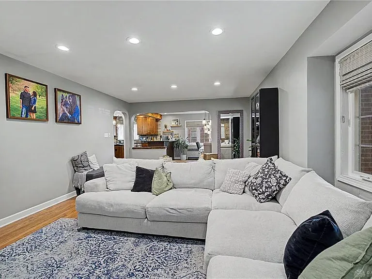 333 Thruston Blvd E — Photo 10
