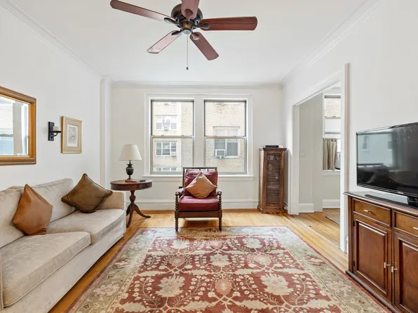 136 East 36th Street image 2 of 12