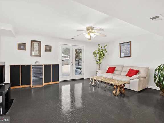 4th image of 9713 Mendoza Rd