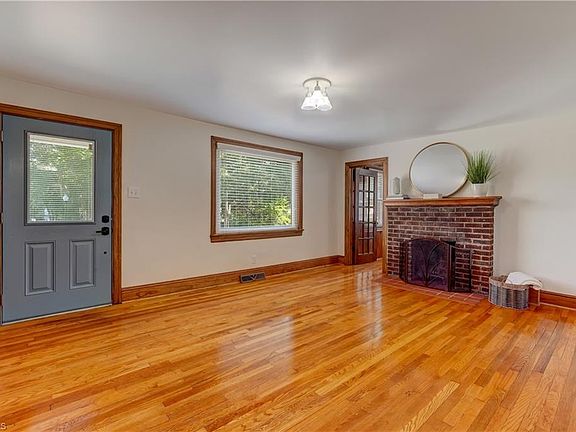 3rd image of 1703 Cobb St