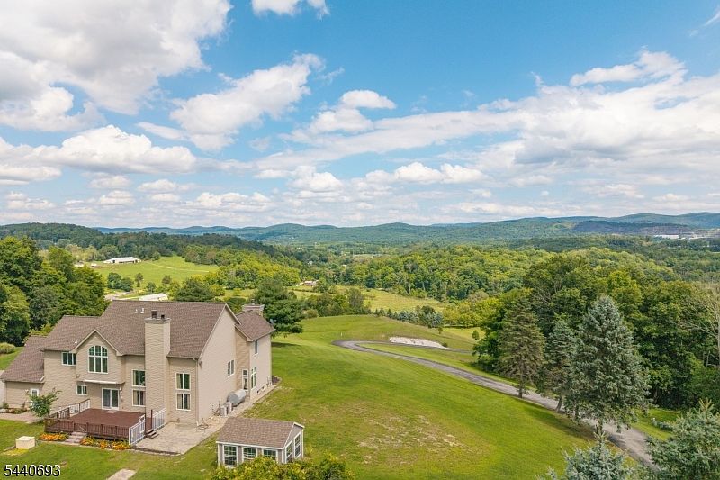 1st image of 130 Pond School Rd