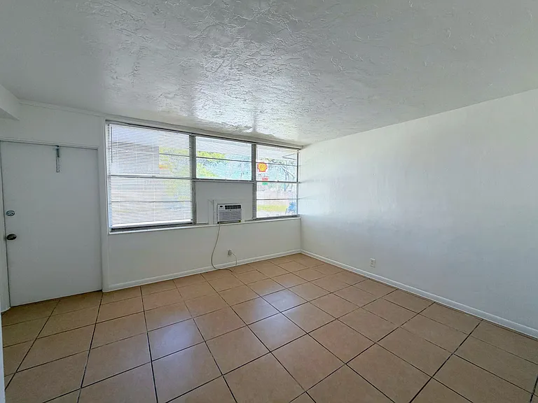 4611 South Congress Ave — Photo 26