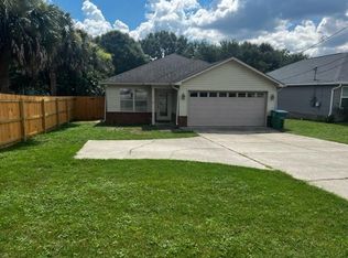 908 Valley Rd, Crestview, FL 32539