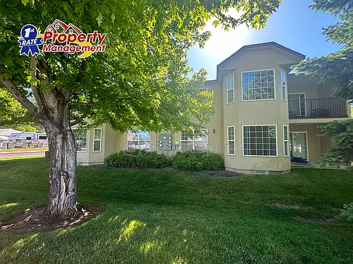 10042 W Garverdale Ln Photo 1