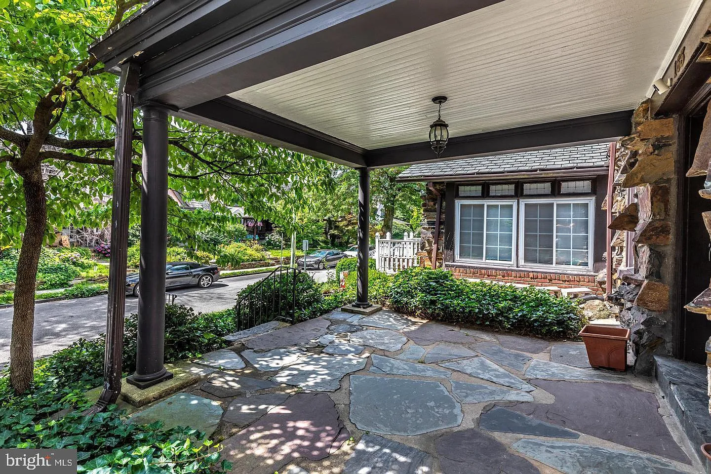 3 bed, 1.5 bath, 1440 sqft, $2,799 — Photo 2