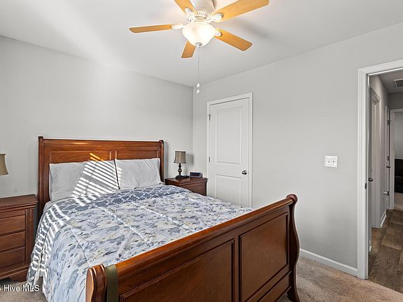 5th image of 8126 Thatcher Lane NE