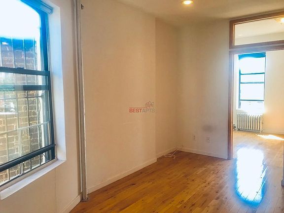 4th image of 221 E 5th St APT 22