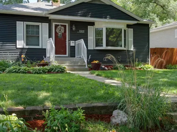 1309 Elmore Ave, Bettendorf, IA 52722