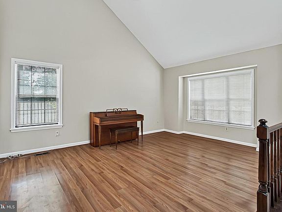 5th image of 6127 Glen Oaks Ct