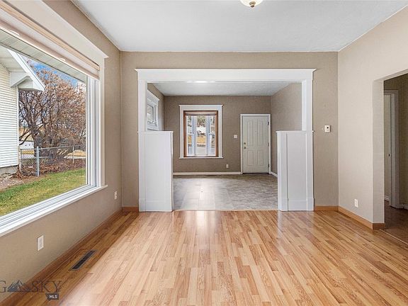 4th image of 816 Waukesha St