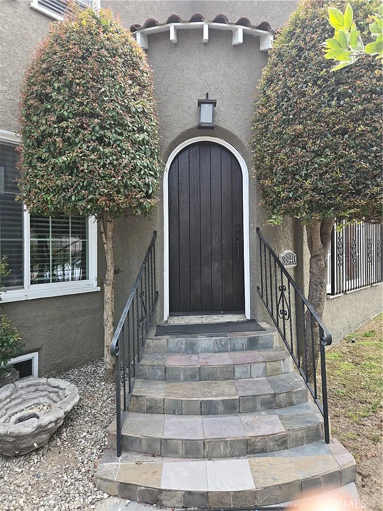 3 bed, 2.5 bath, 3000 sqft, $4,500 — Photo 1