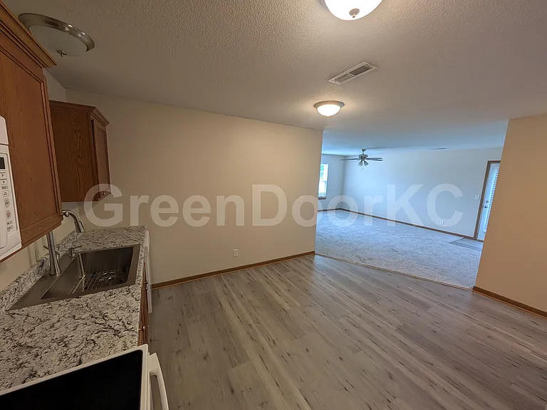 900 Fall Meadow Ln — Photo 7