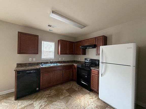 4th image of 4010 Rambling Way