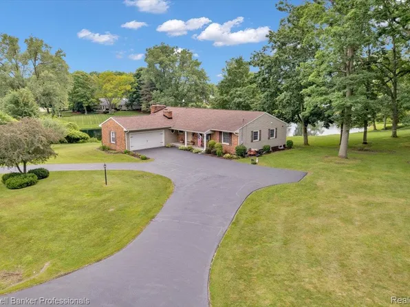 1526 Rulane Dr, Lapeer, MI 48446