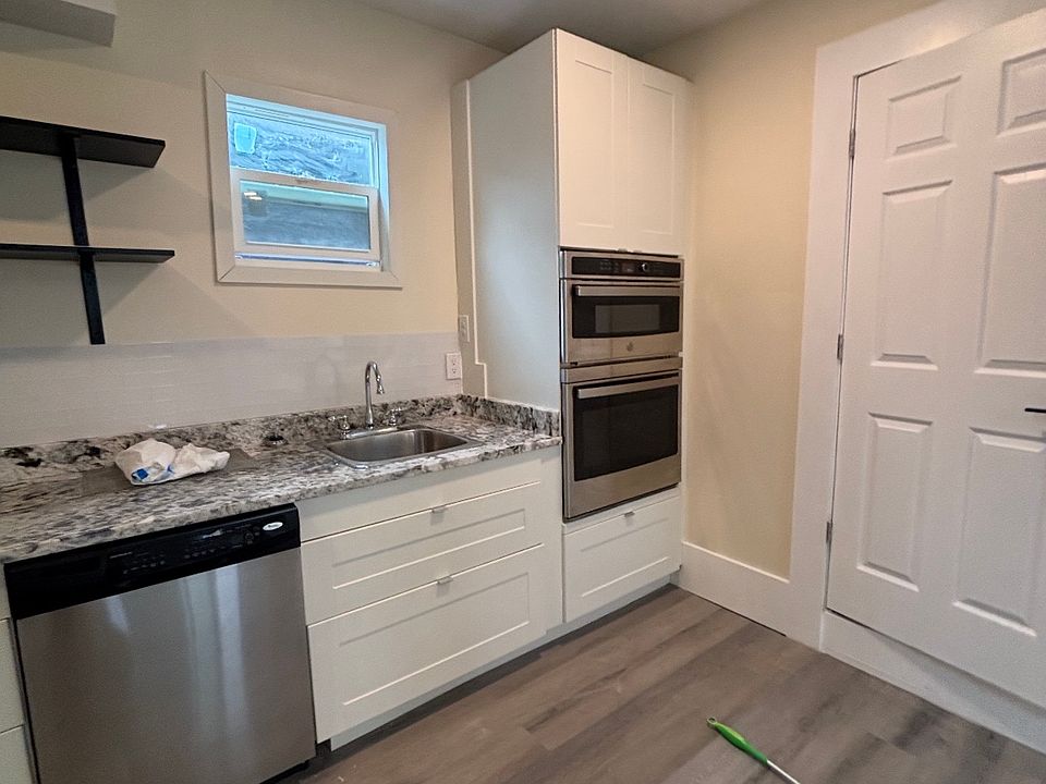 1st image of 231 20th Ave S