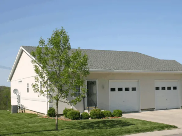 3003 Iowa St, Leavenworth, KS 66048