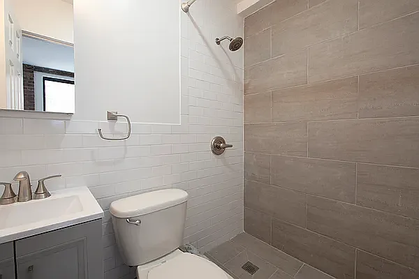 Rented by R New York | media 4