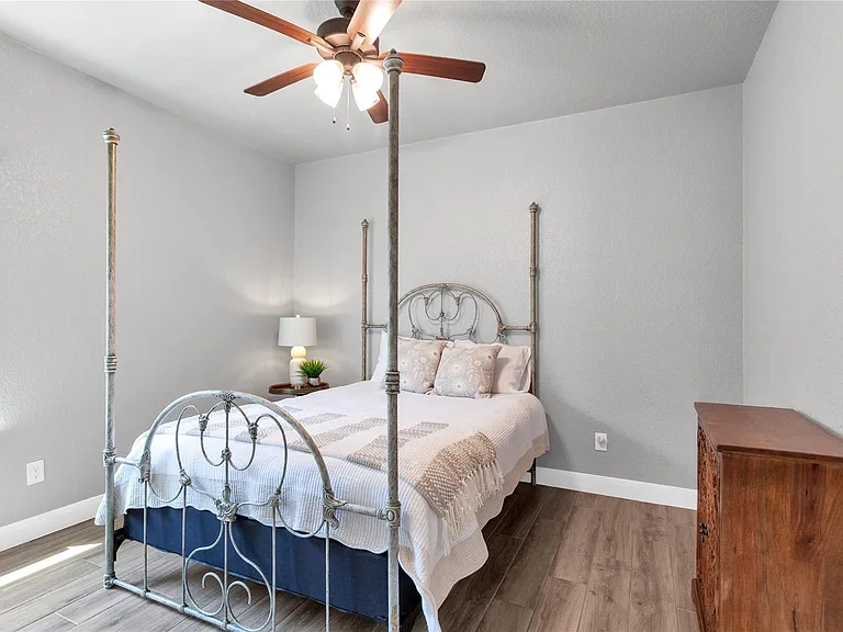 8508 Glade Dr — Photo 16