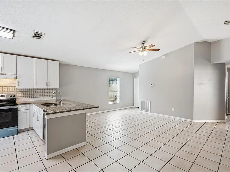 5235 Florida Holly Dr — Photo 5