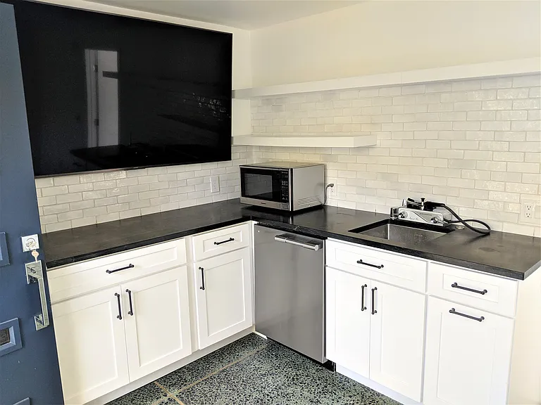 10413 Hebron Ln — Photo 13